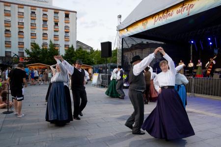 Folklorni večer_Rakek in Burja (3)
